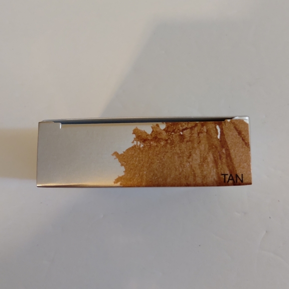 NEW  IT COSMETICS Celebration Foundation Illumination Tan Full Size - Picture 3 of 8